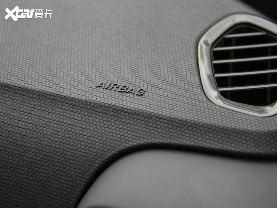 2022I(lng)02 Hatchback 20TD Pro