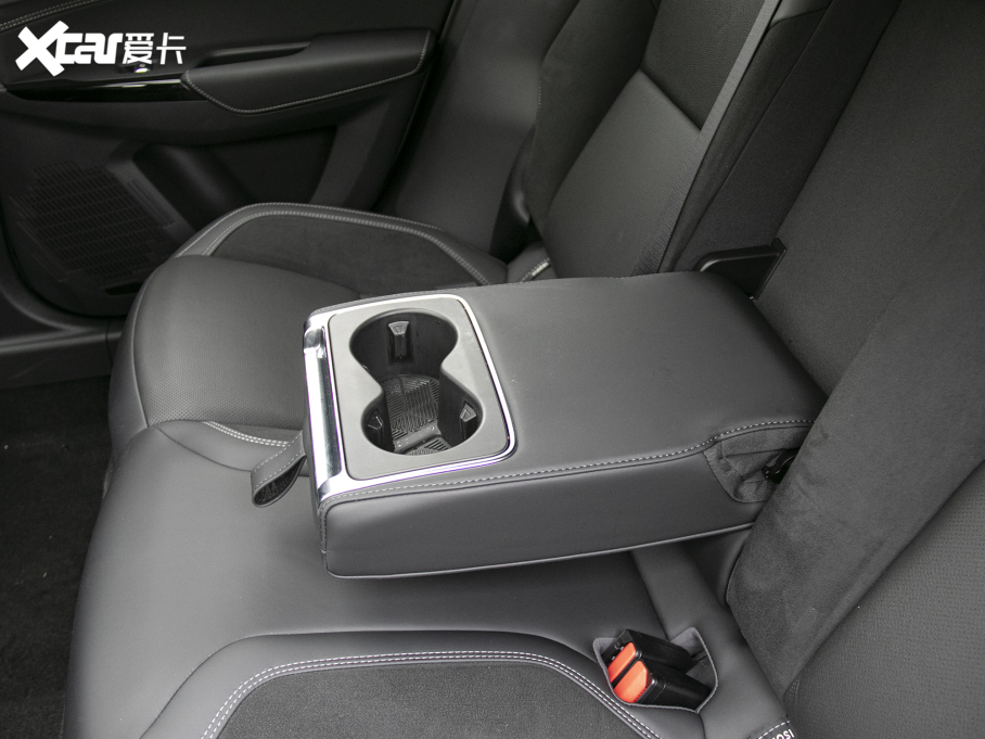 2022I02 Hatchback 20TD Pro