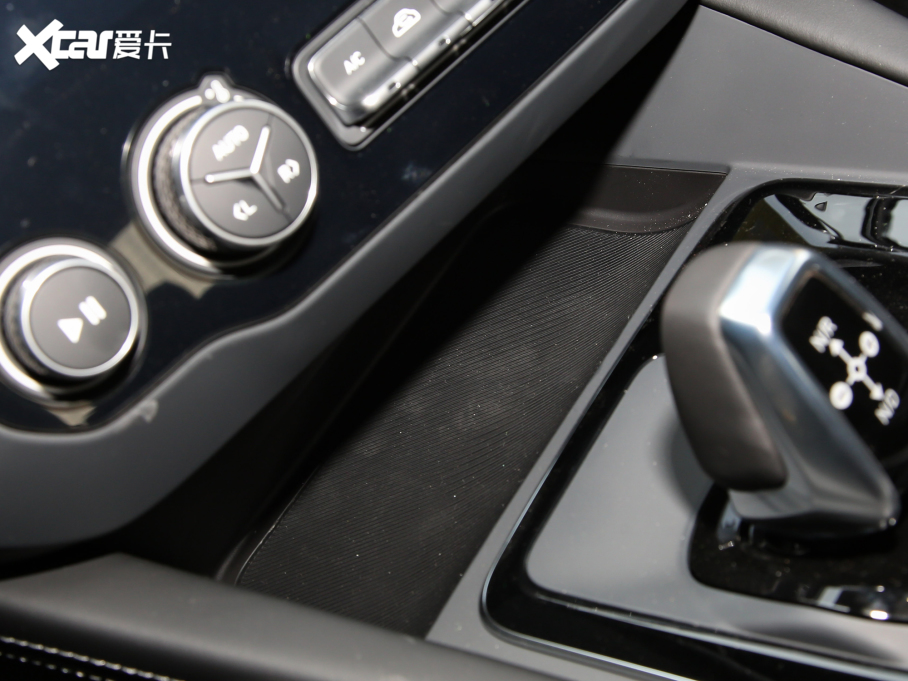 2022I02 Hatchback 20TD Plus