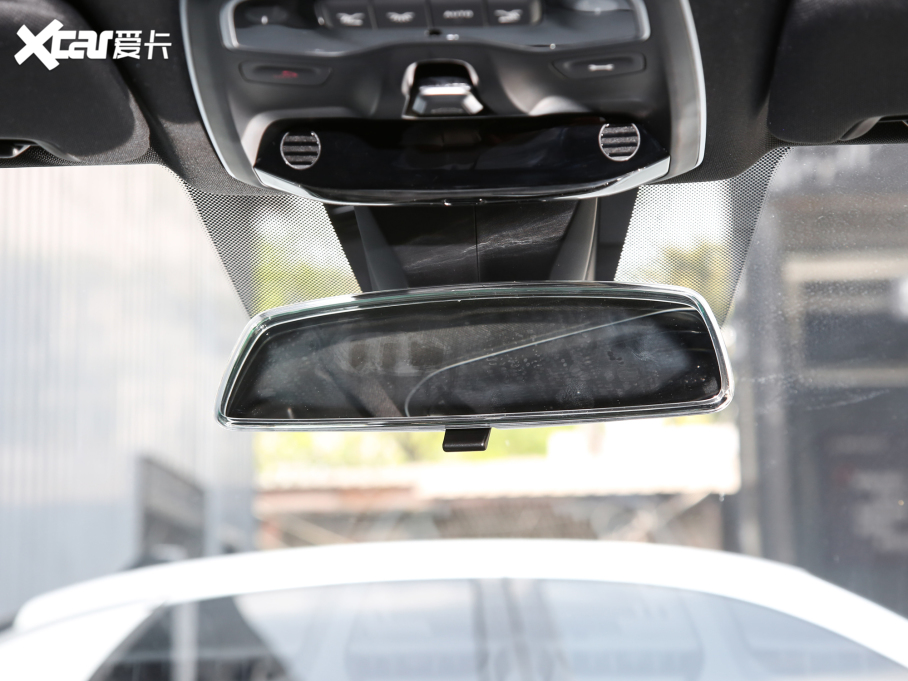 2022I02 Hatchback 20TD Plus