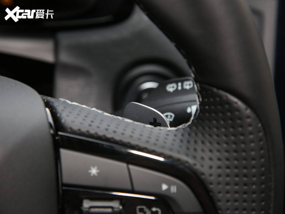 2022I02 Hatchback 20TD Plus