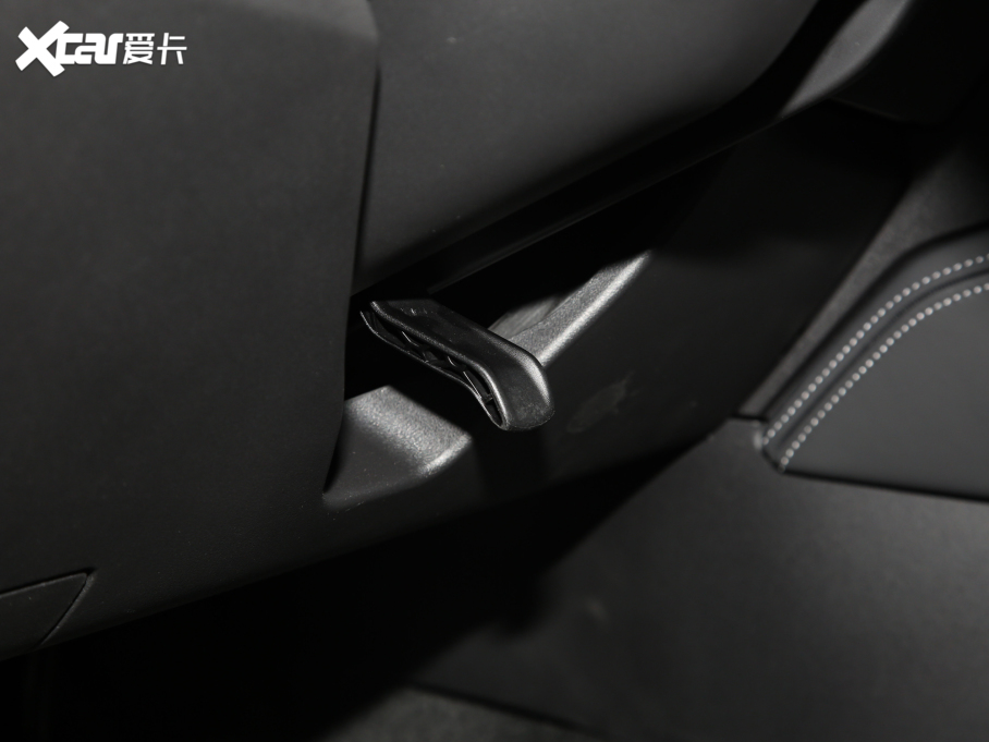 2022I02 Hatchback 20TD Plus