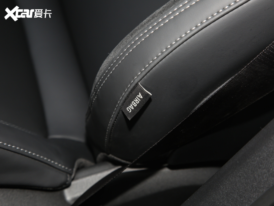 2022I02 Hatchback 20TD Plus