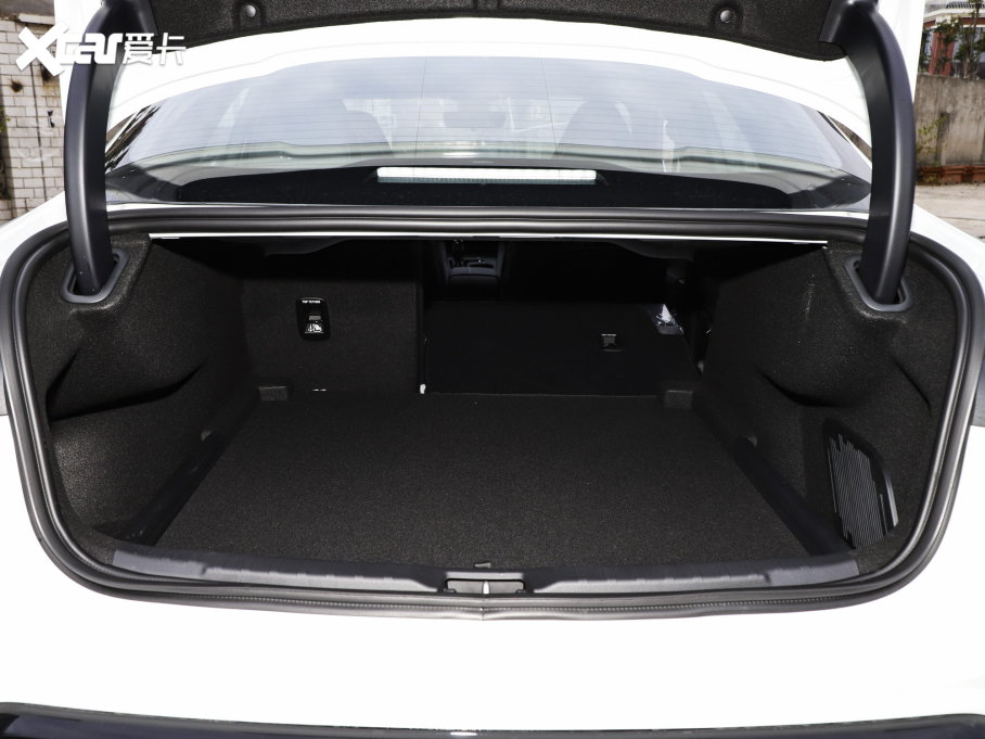 2023���I(l��ng)��03 1.5T EM-F AM