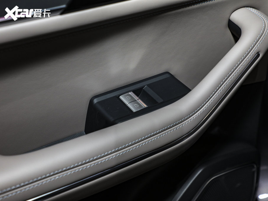 2023I09Դ 2.0TD EM-P hPM 