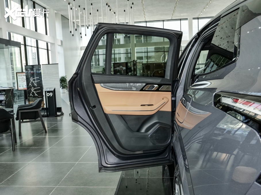 2023I09Դ 2.0TD EM-P hAM 