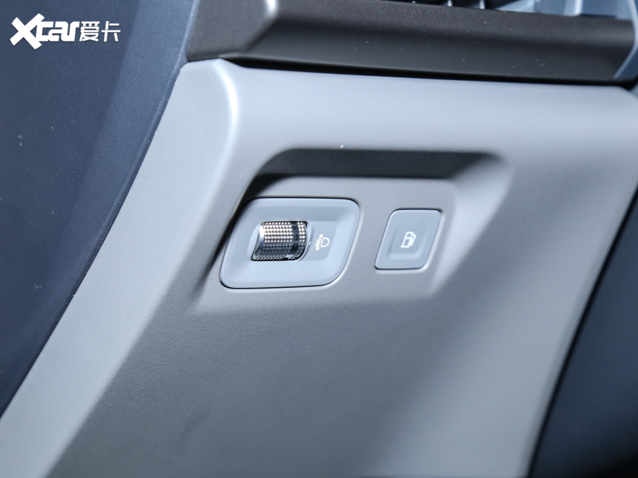 2025I07 EM-P 126Lm{Ultra