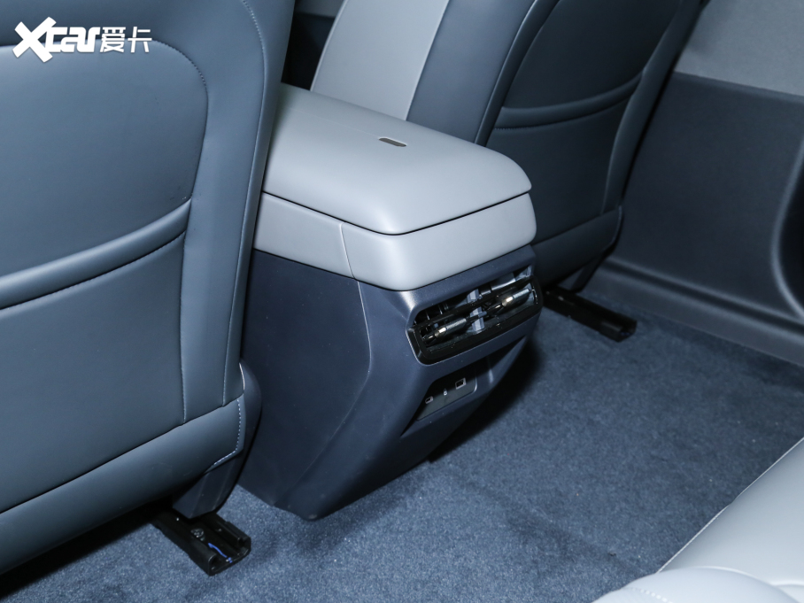 2025I07 EM-P 126Lm{Ultra