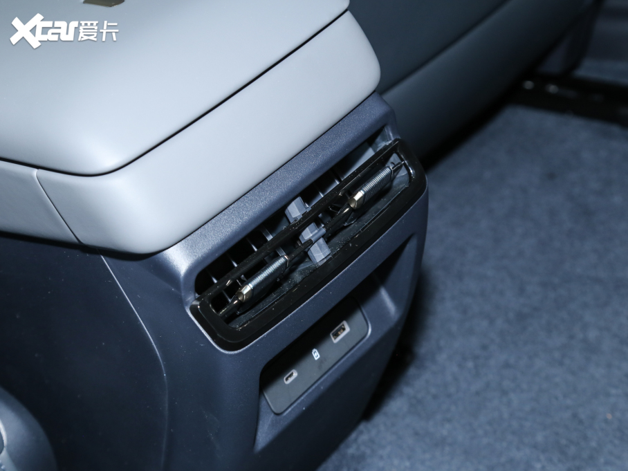 2025I07 EM-P 126Lm{Ultra