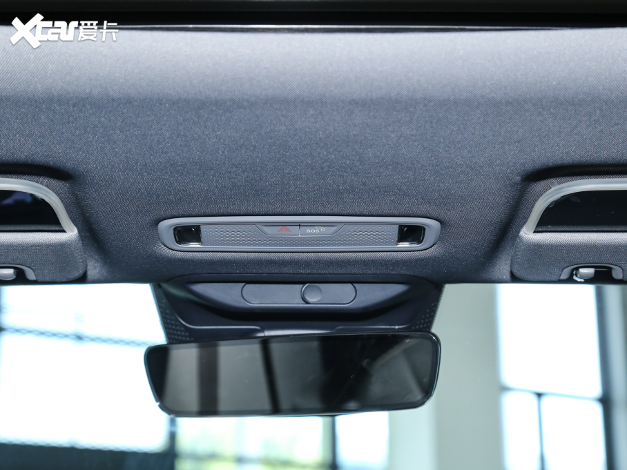 2025I07 EM-P 126Lm{Ultra