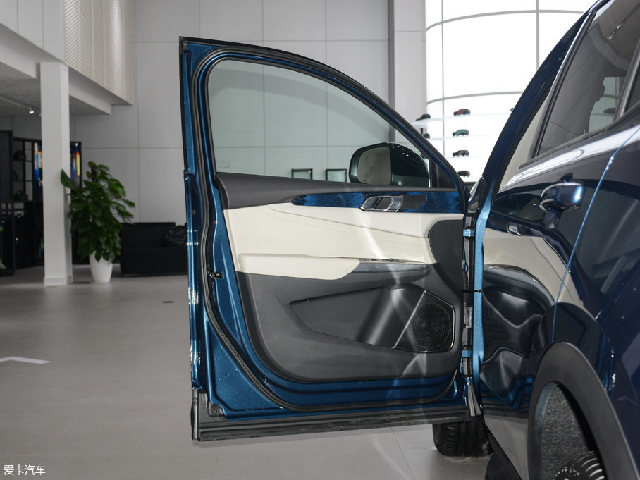 2017I(lng)01 2.0T (q)ҫPro (gu)V