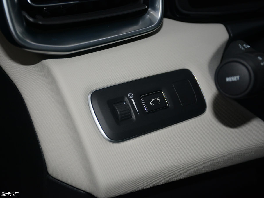 2017I01 2.0T ҫPro V