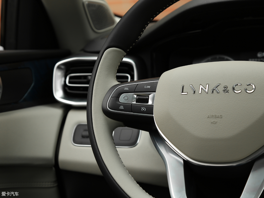 2017I(lng)01 2.0T (q)ҫPro (gu)V