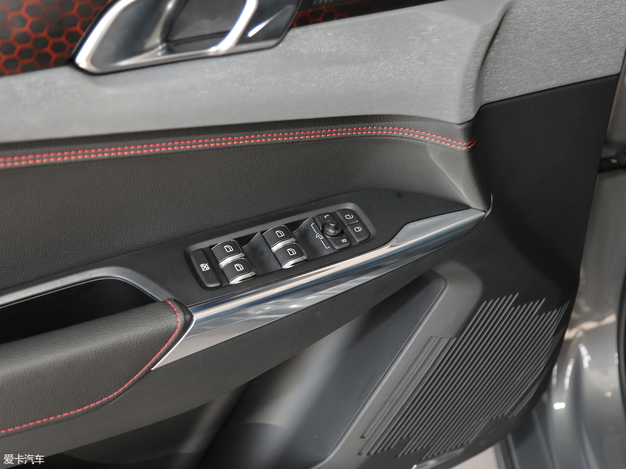 2018I02 1.5TD DCT  V