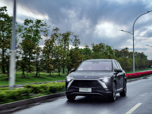 2020款580km 签名版 6座版 整体外观