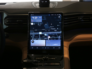 2020款580km 签名版 6座版 中控台显示屏