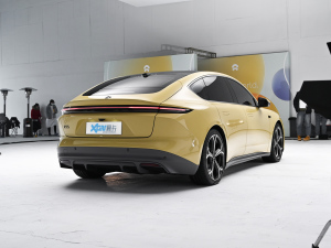 2022款75kWh 右后45度