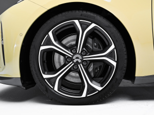 2022款75kWh 轮圈