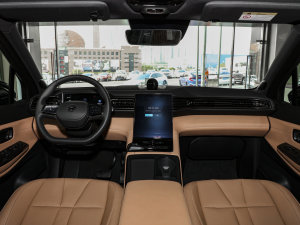 2022款75kWh 六座版 内饰全景