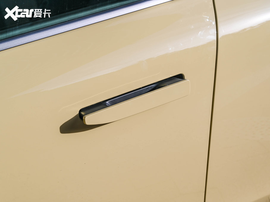 2023εET5T 100kWh Touring