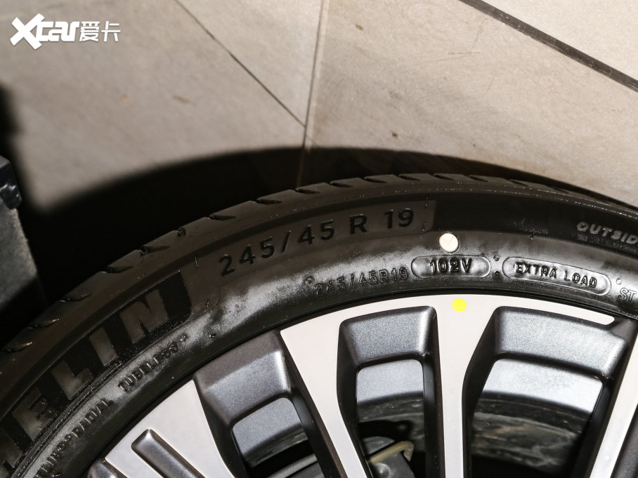 2023εET5T 75kWh Touring