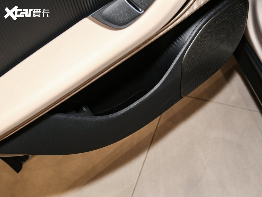 2023εET5T 75kWh Touring