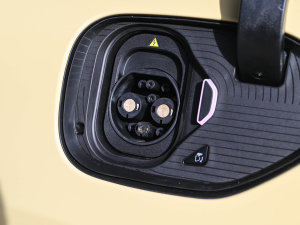 2023100kWh Touring ^