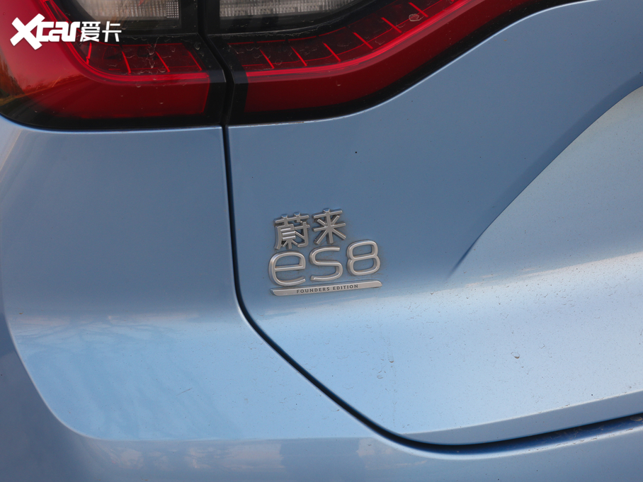 2018εES8 ʼ