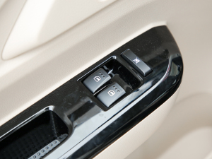 2021���M���� 1.6L ���m�� �п؅^