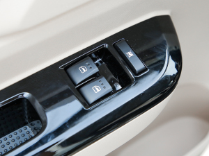 2021���M���� 1.6L ���A�� �п؅^