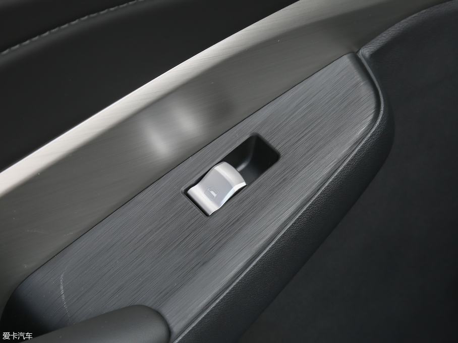 2018κ VV6 2.0T Ş V