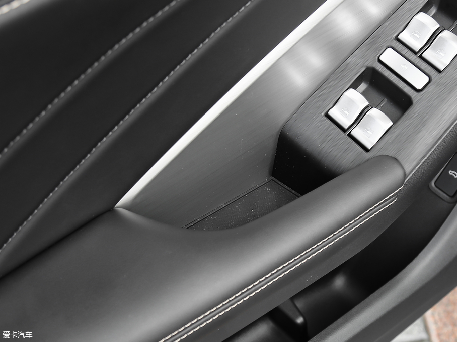 2018κ VV6 2.0T Ş V