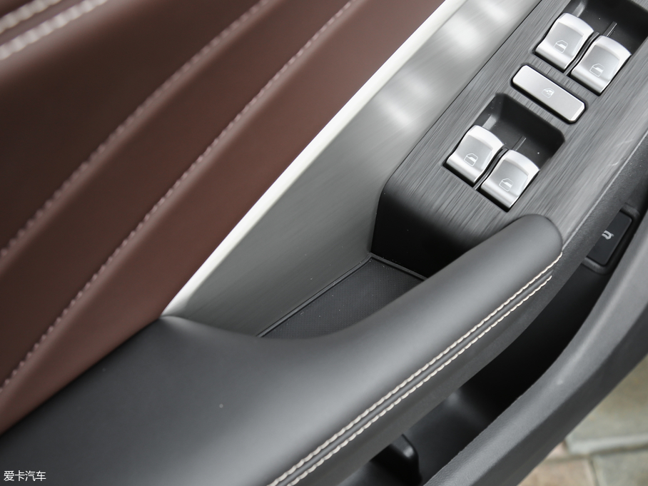 2018κ VV6 2.0T Ş V