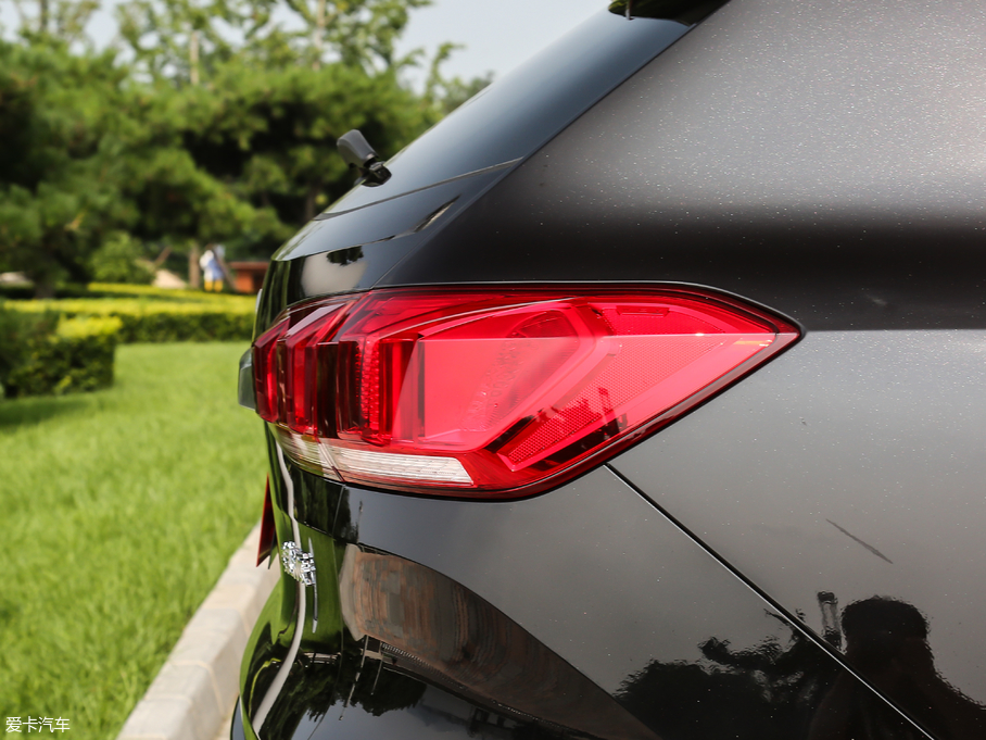 2018κ VV6 2.0T Ş V