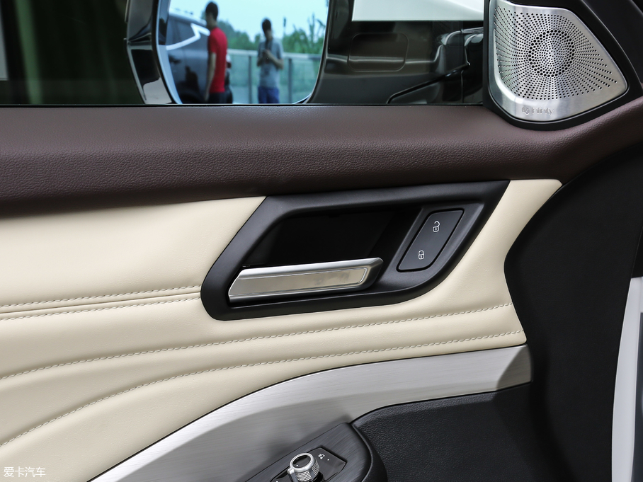 2018κ VV6 2.0T Ş V