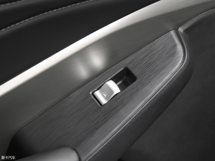 2018κ VV6 2.0T Ş V