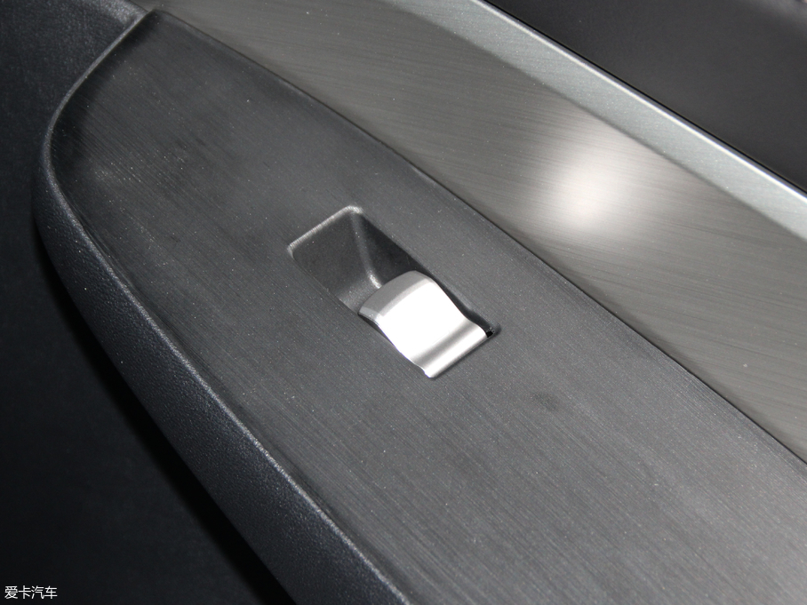 2018κ VV6 2.0T 򌳬 V