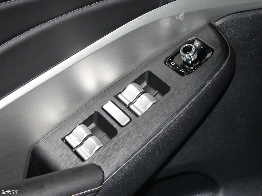 2018κ VV6 2.0T 򌳬 V