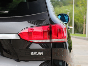 2018款2.0T 四驱旗舰型 国V 尾灯