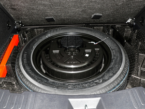 2019款升级款 2.0T 两驱旗舰型 国V 备胎