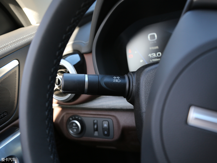 2019κ VV7  2.0T Ş V