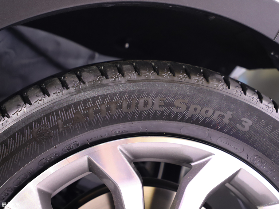 2019��κ�� VV6 Collie���а�