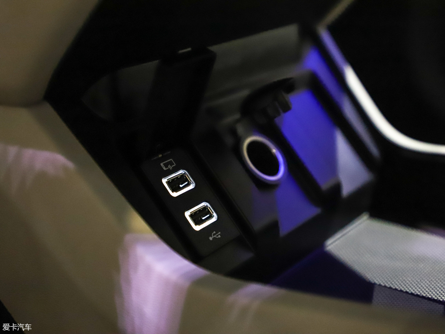 2019��κ�� VV6 Collie���а�