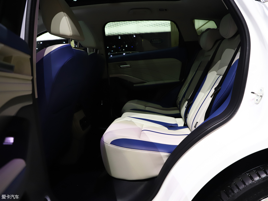 2019��κ�� VV6 Collie���а�