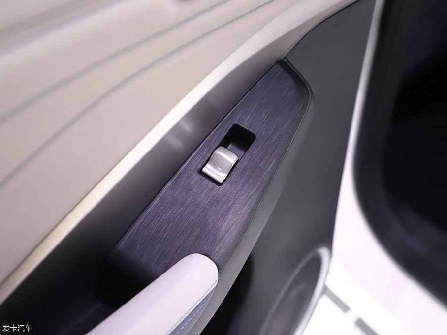 2019��κ�� VV6 Collie���а�