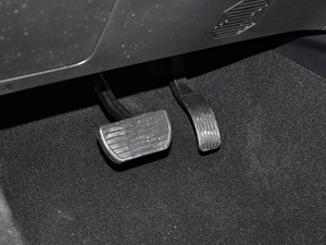 2021ԽҰ 2.0T  п؅^