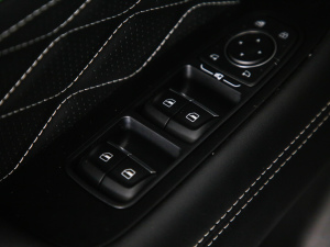 2021ԽҰ 2.0T  п؅^