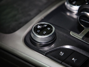 2021ԽҰ 2.0T  п؅^