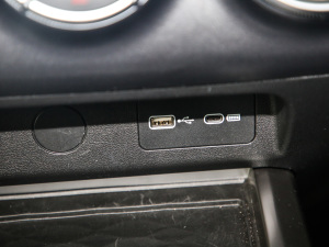 2021ԽҰ 2.0T  п؅^