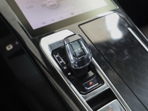 2021款2.0T 四驱特醇版 换挡杆